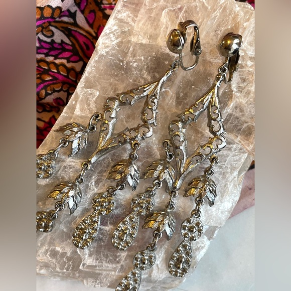 Vintage 70’s Boho Dangly Earrings/ Silverstone 70’s Dangly Chandelier Earrings - Picture 8 of 8